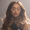 Discovery icon for Ariana Grande Discord server